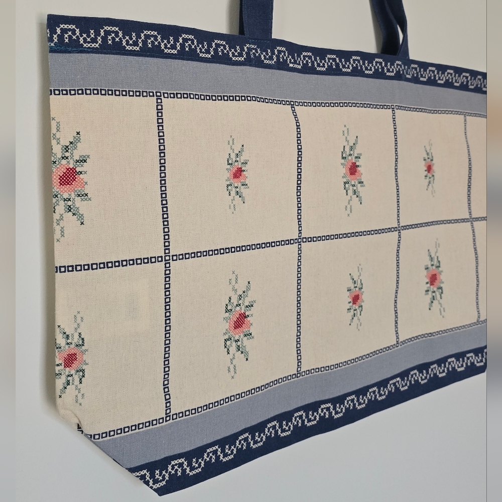 Zezane Tote - Picture 7 of 7